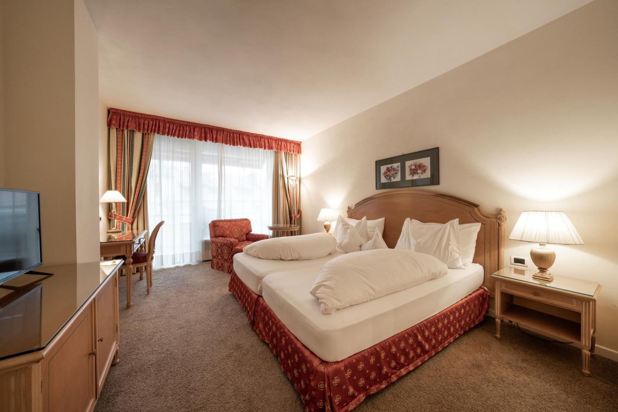 Dominik Alpine City Wellness Hotel - Adults Only Bressanone Exterior photo